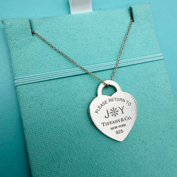 Tiffany & Co. 16” please return to joy holiday 2024 necklace in sterling silver - Picture 6 of 10
